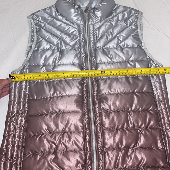 GAP Rose Gold metallic silver and rose gold puffer vest L - Picture 11 of 12